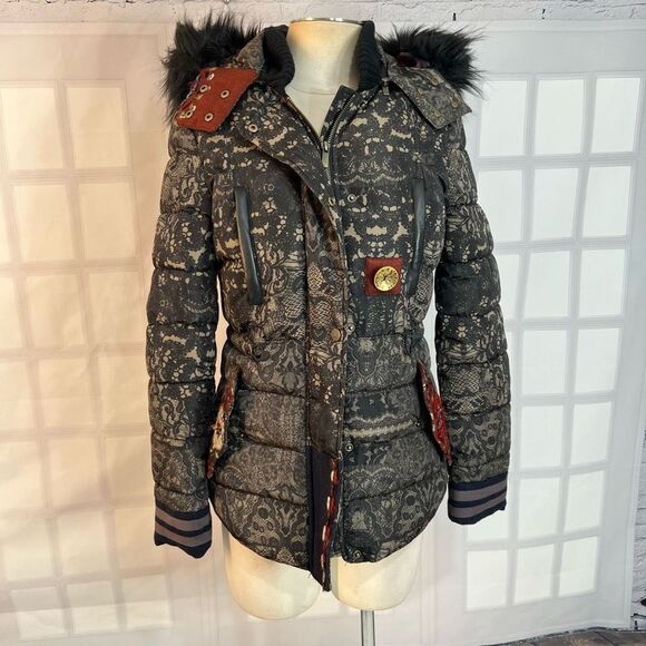 Desigual Badajoz lace print beaded embroidered puffer coat size 38 or US small - Picture 4 of 15